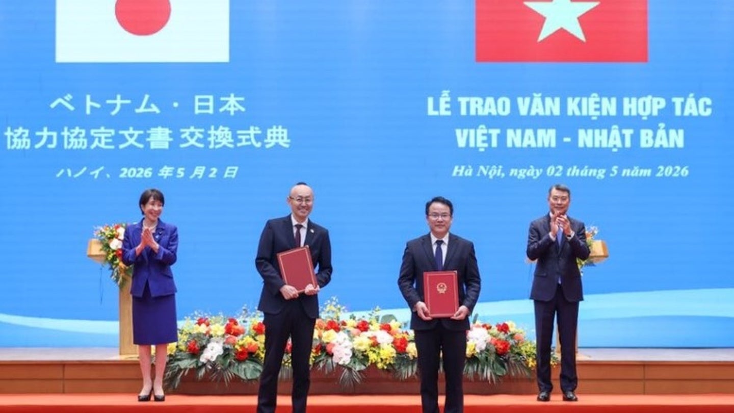 Vietnam, Japan sign six agreements to deepen ties in green growth, digital tech